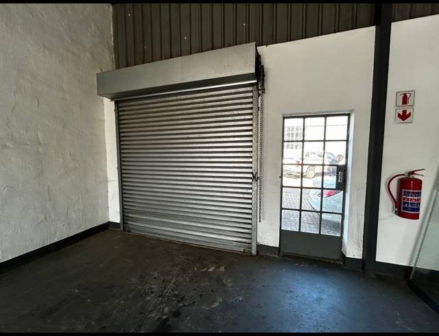 127M² WAREHOUSE TO LET IN WYNBERG